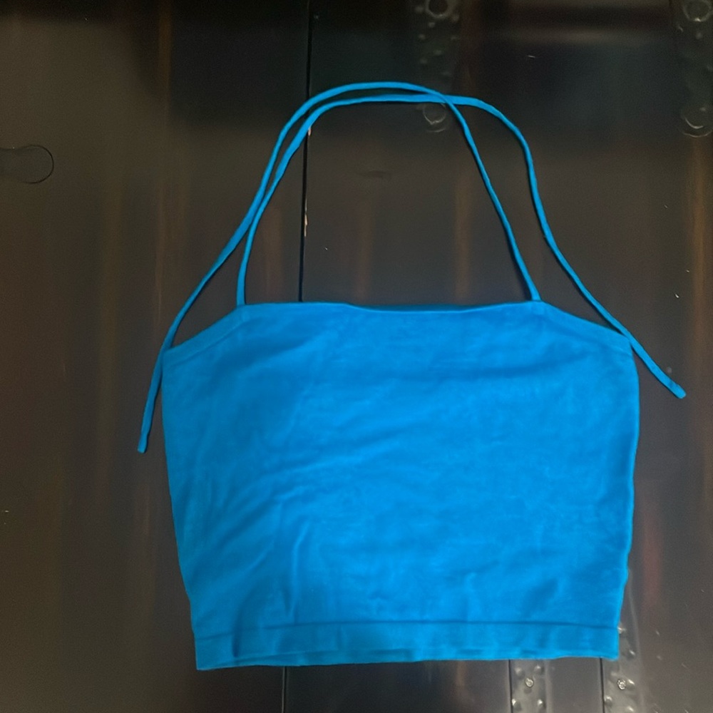 ETIQUETTE HALTER TOP